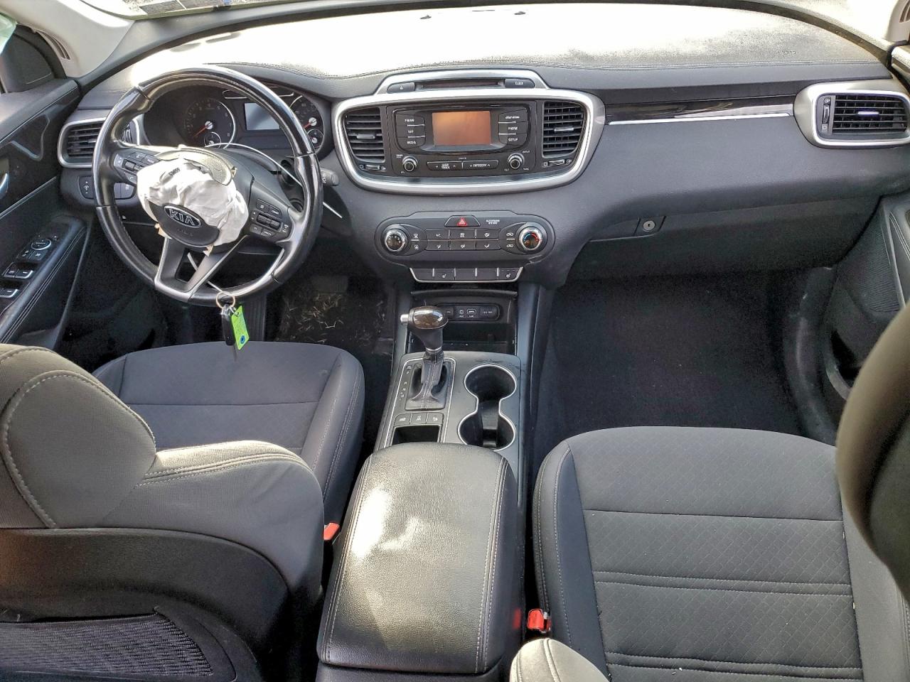 2016 KIA SORENTO LX photo 8