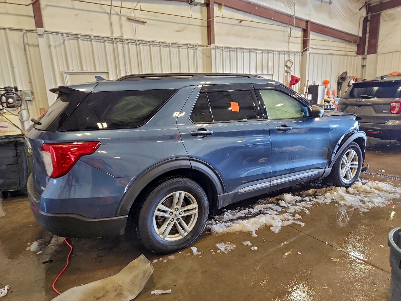 2020 FORD EXPLORER XLT photo 3