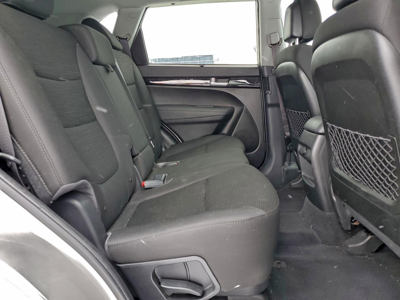 2015 KIA SORENTO LX photo 11