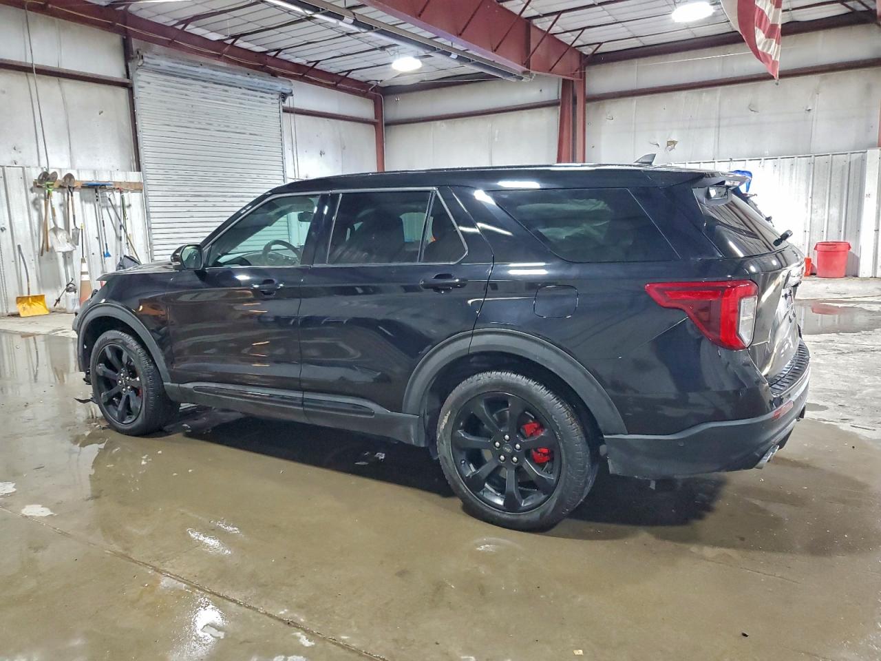 2021 FORD EXPLORER ST photo 2