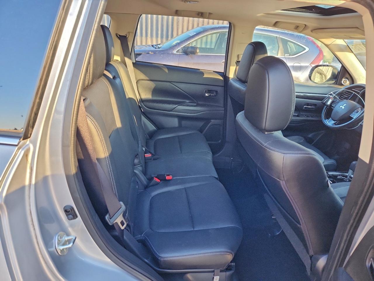 2017 MITSUBISHI OUTLANDER GT photo 11
