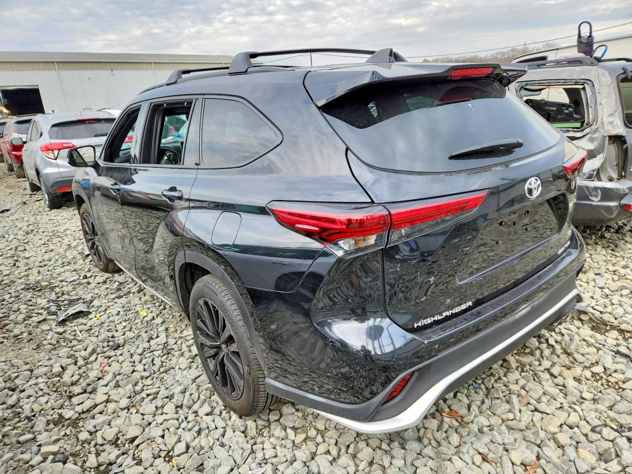 2023 TOYOTA HIGHLANDER L photo 2