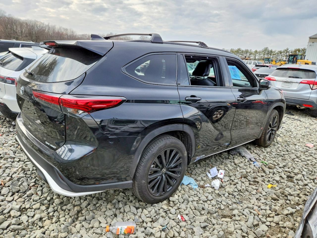 2023 TOYOTA HIGHLANDER L photo 3
