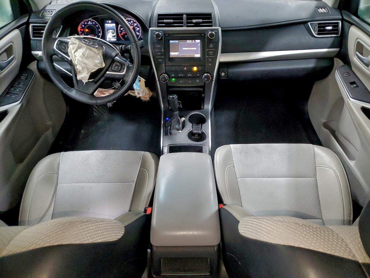 2017 TOYOTA CAMRY LE photo 8