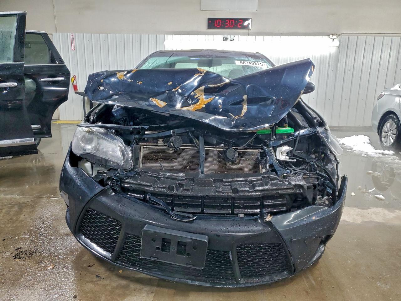 2017 TOYOTA CAMRY LE photo 5