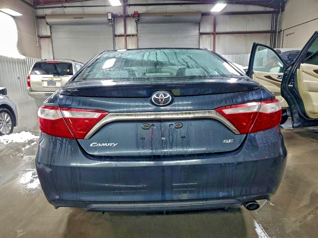 2017 TOYOTA CAMRY LE photo 6