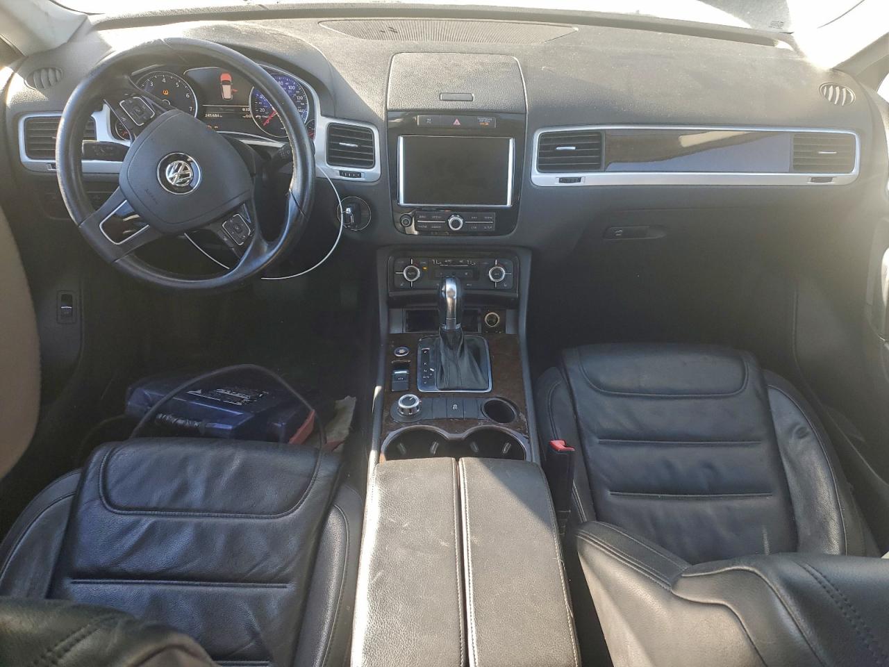 2014 VOLKSWAGEN TOUAREG V6 photo 8