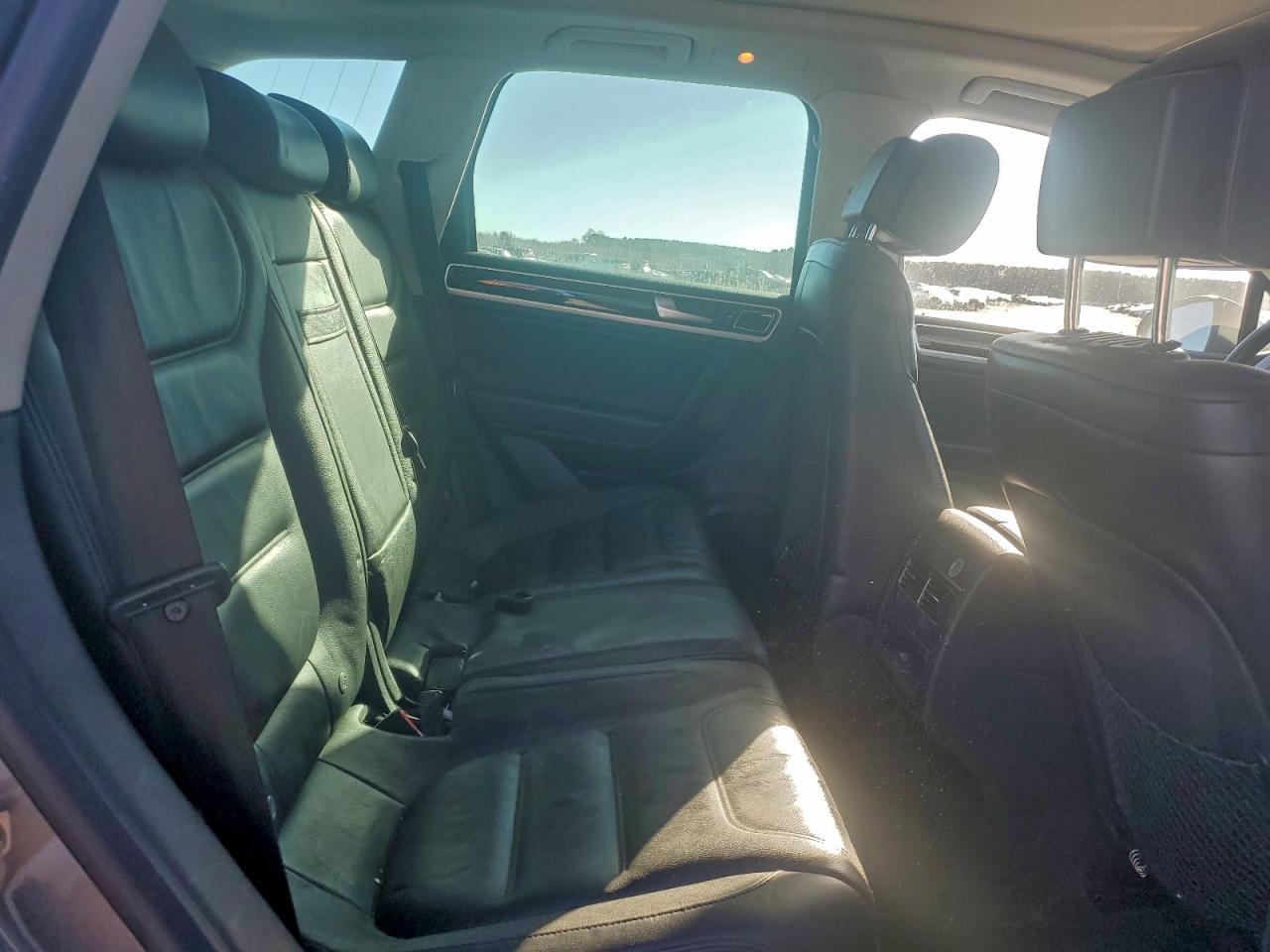 2014 VOLKSWAGEN TOUAREG V6 photo 11