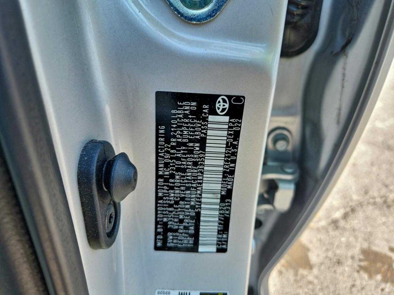 2022 TOYOTA COROLLA LE photo 12