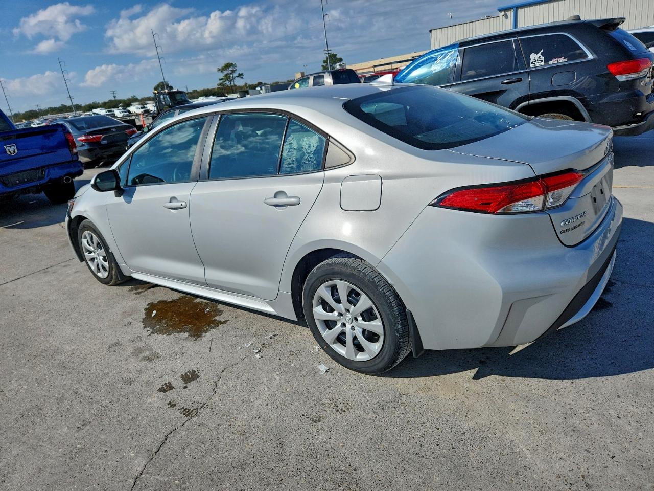 2022 TOYOTA COROLLA LE photo 2