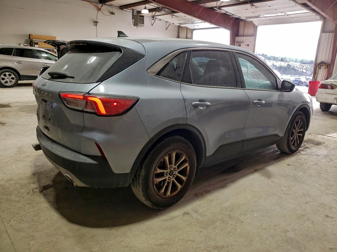 2022 FORD ESCAPE SE photo 3