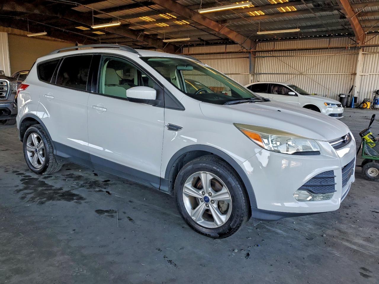 2014 FORD ESCAPE SE photo 4