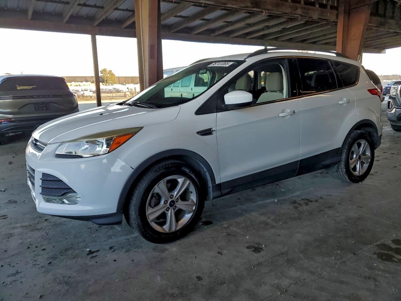 2014 FORD ESCAPE SE — MINOR DENT/SCRATCHES damage — photo 1
