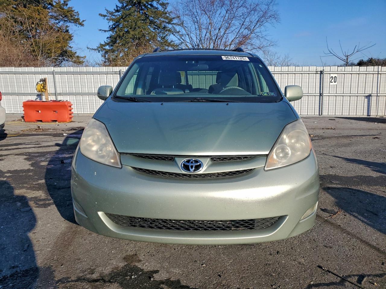 2008 TOYOTA SIENNA XLE photo 5