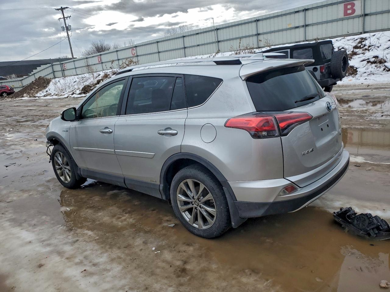 2016 TOYOTA RAV4 HV LIMITED photo 2