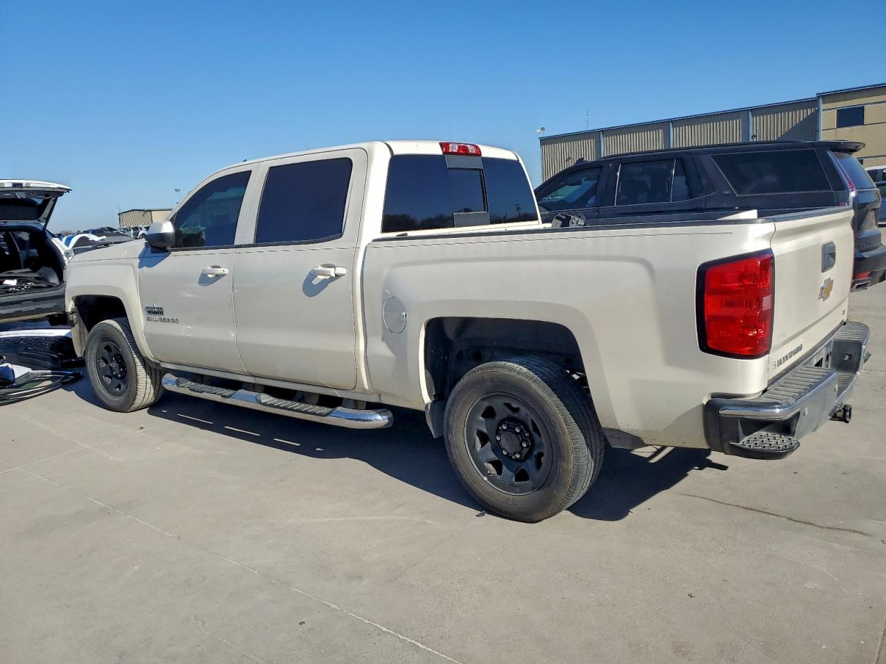 2014 CHEVROLET SILVERADO C1500 LT photo 2