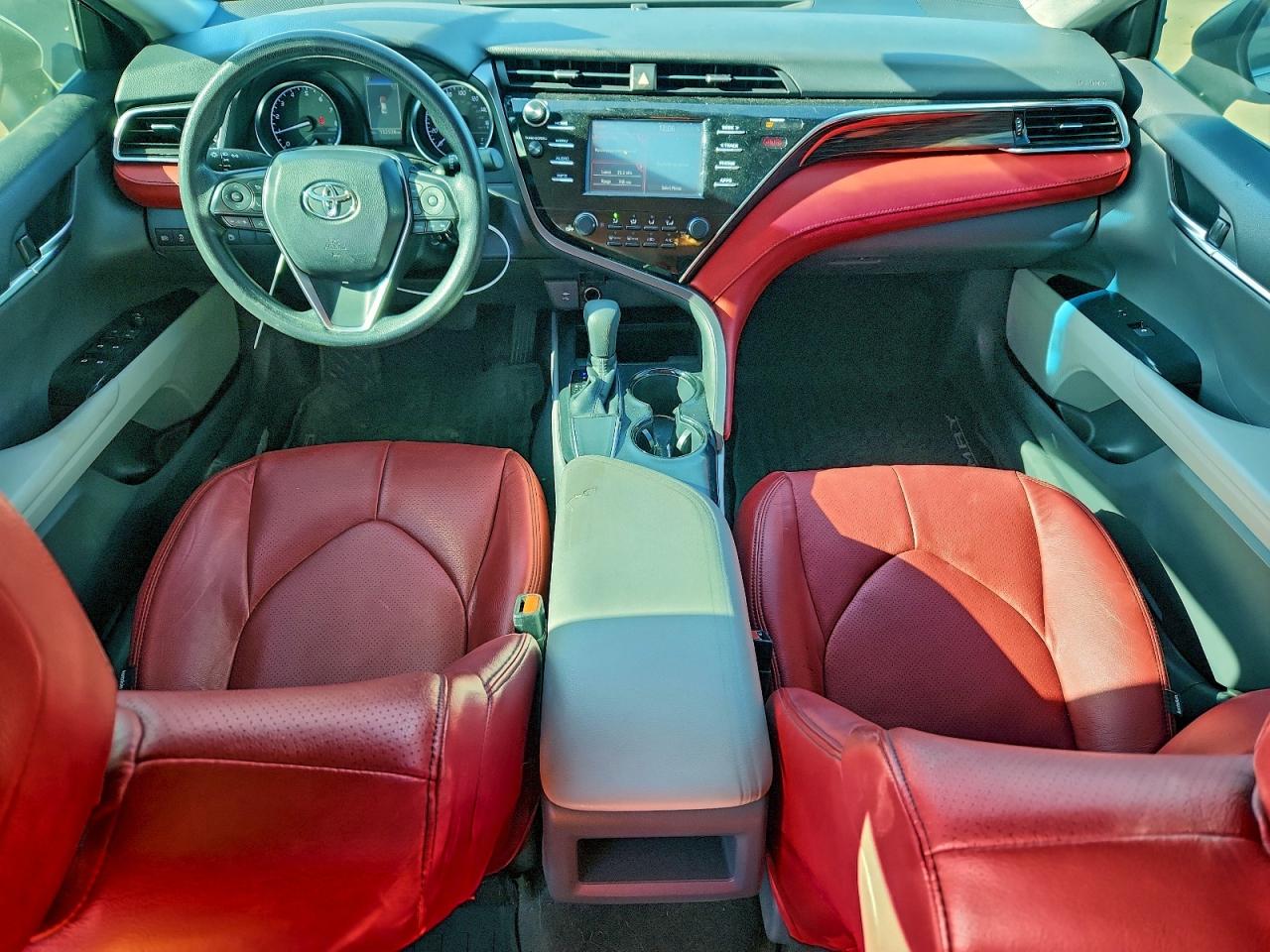 2018 TOYOTA CAMRY L photo 8