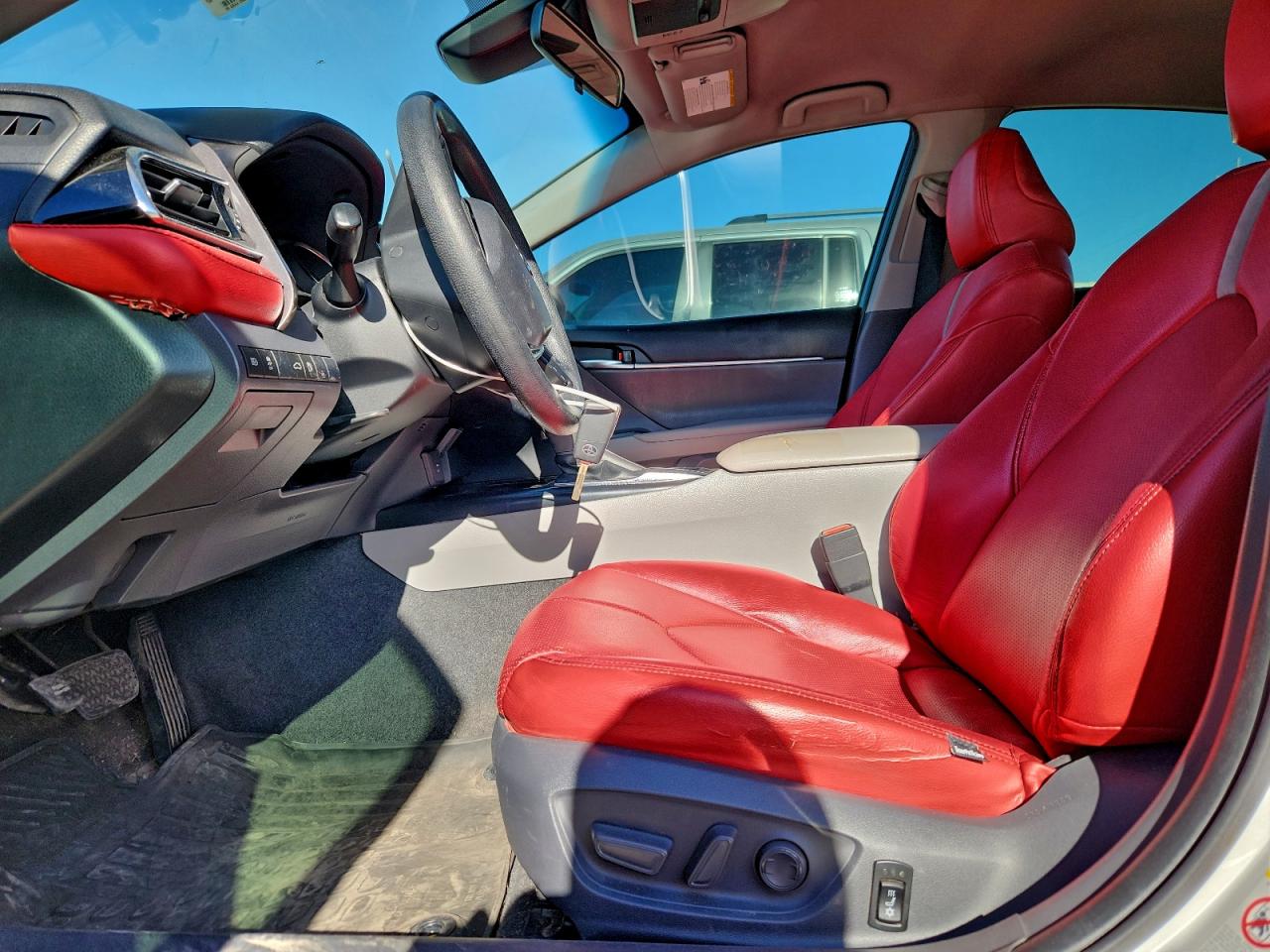 2018 TOYOTA CAMRY L photo 7