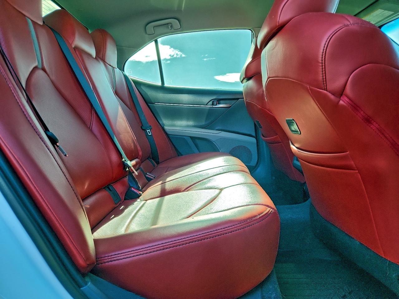 2018 TOYOTA CAMRY L photo 10