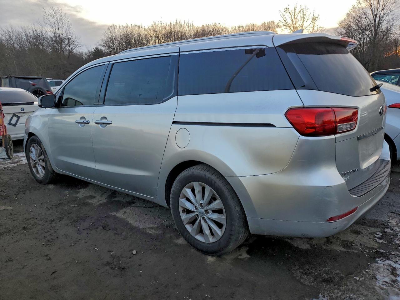 2017 KIA SEDONA EX photo 2