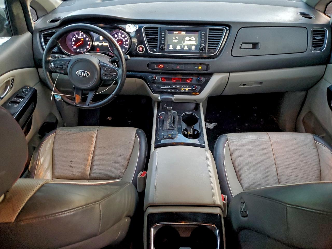 2017 KIA SEDONA EX photo 8