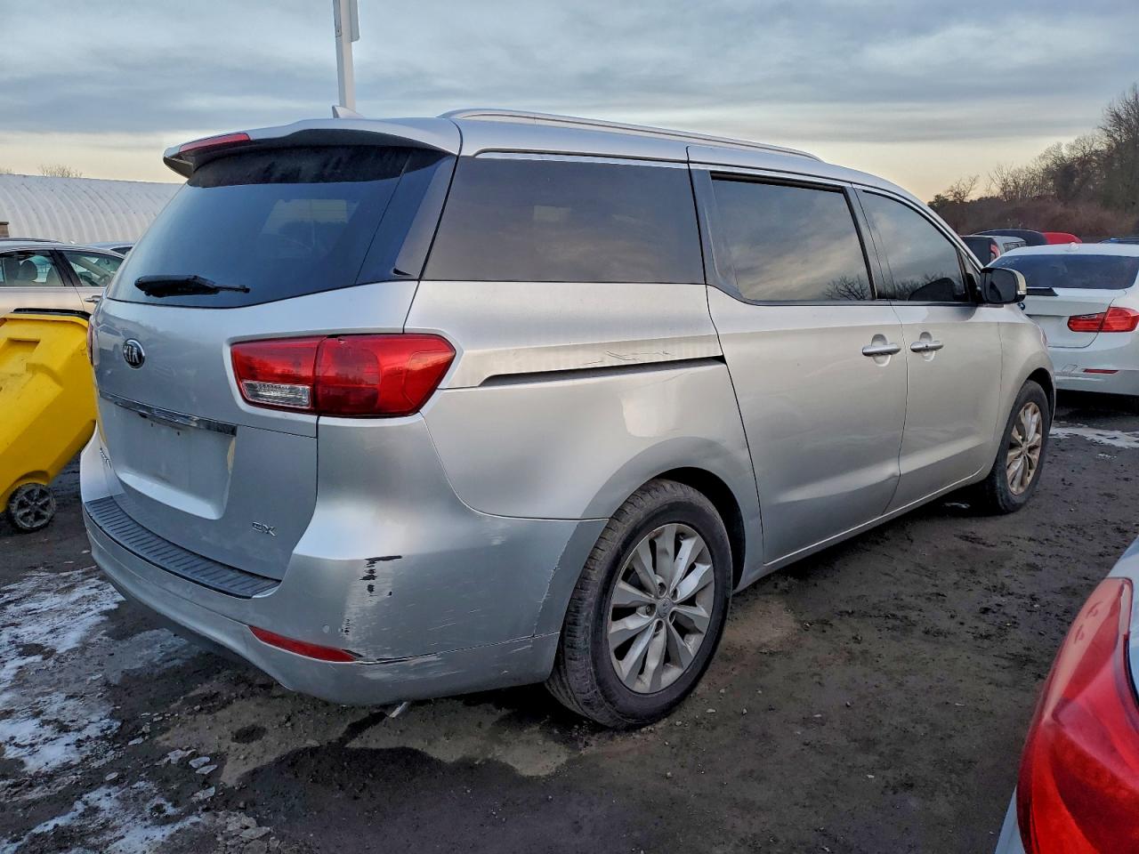 2017 KIA SEDONA EX photo 3