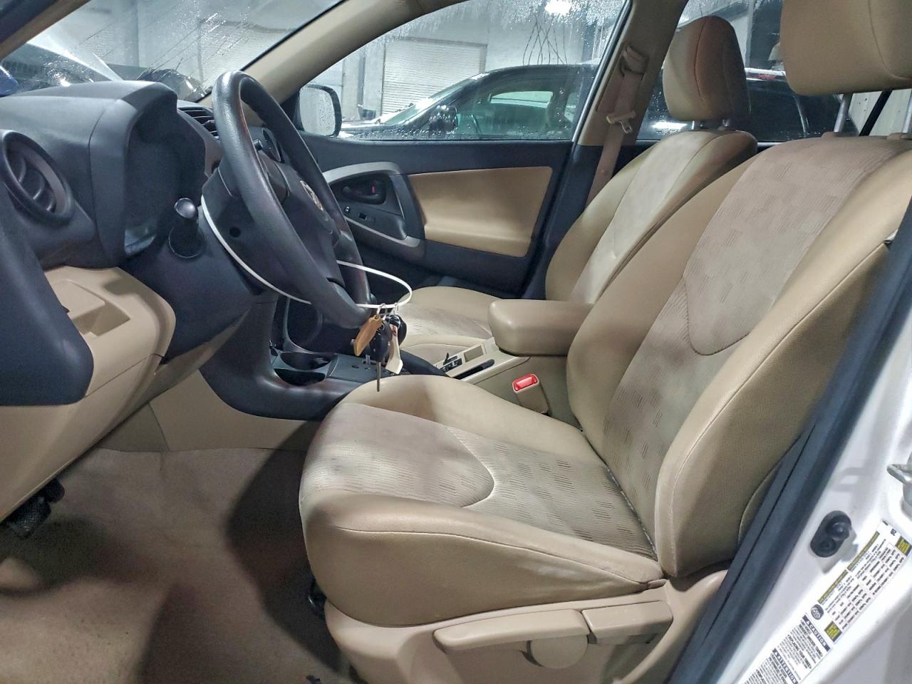 2010 TOYOTA RAV4 photo 7