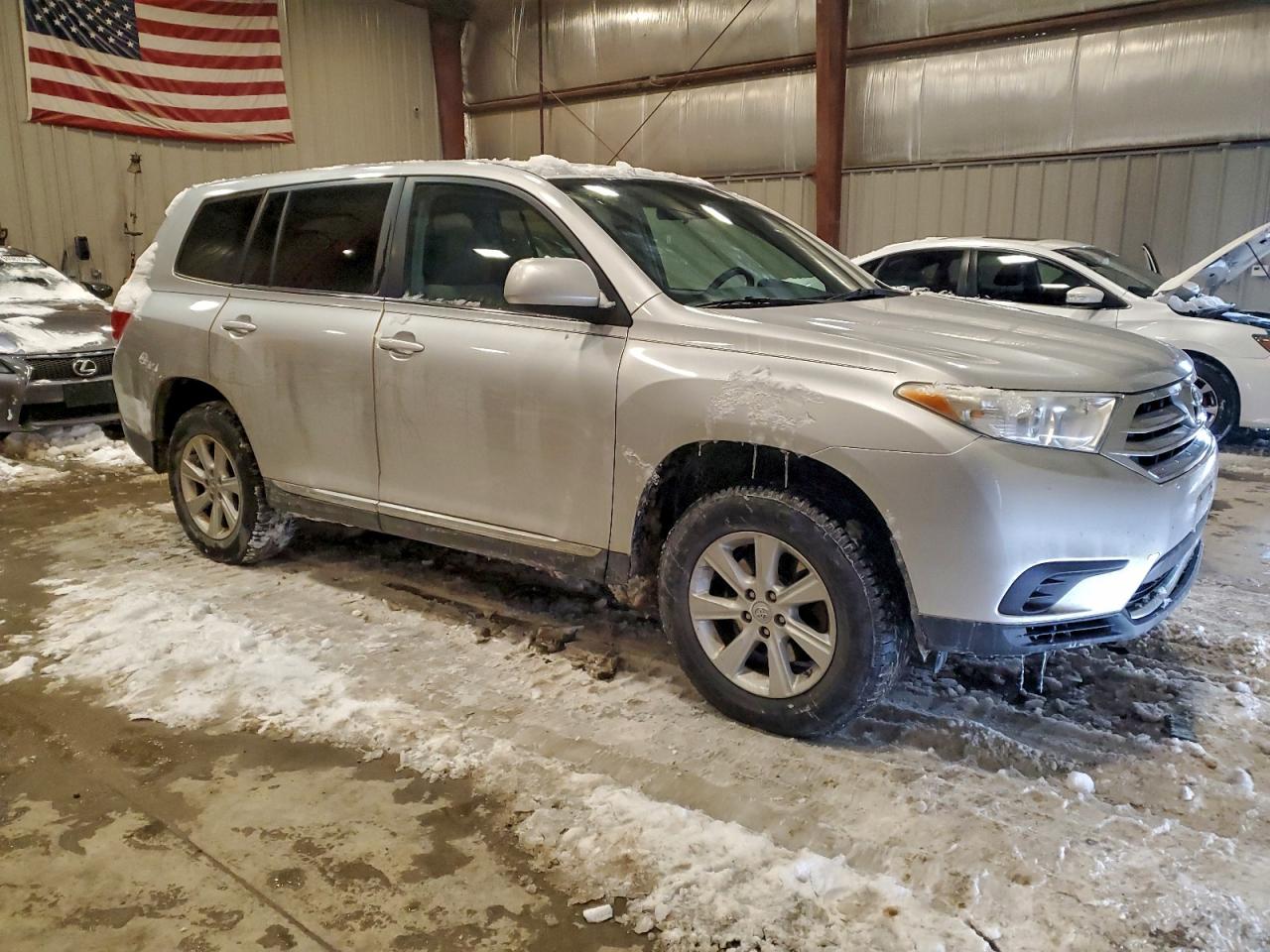 2013 TOYOTA HIGHLANDER BASE photo 4