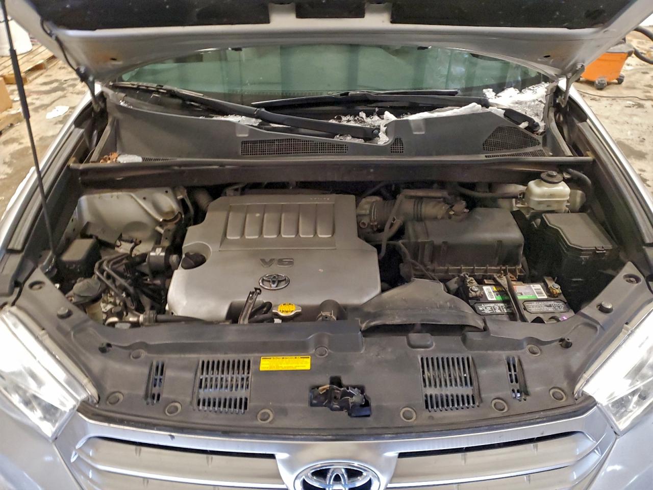 2013 TOYOTA HIGHLANDER BASE photo 11