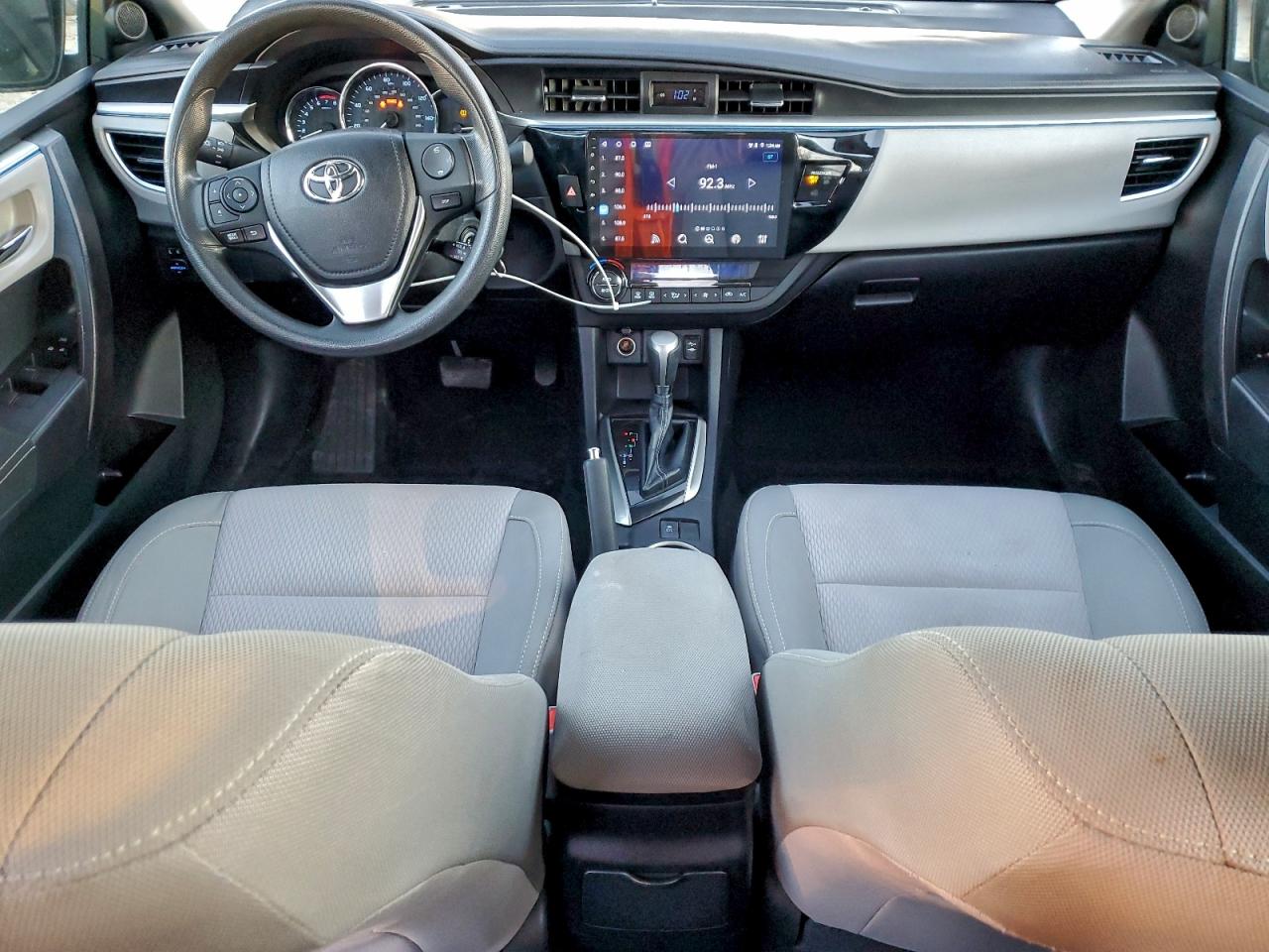 2015 TOYOTA COROLLA L photo 8