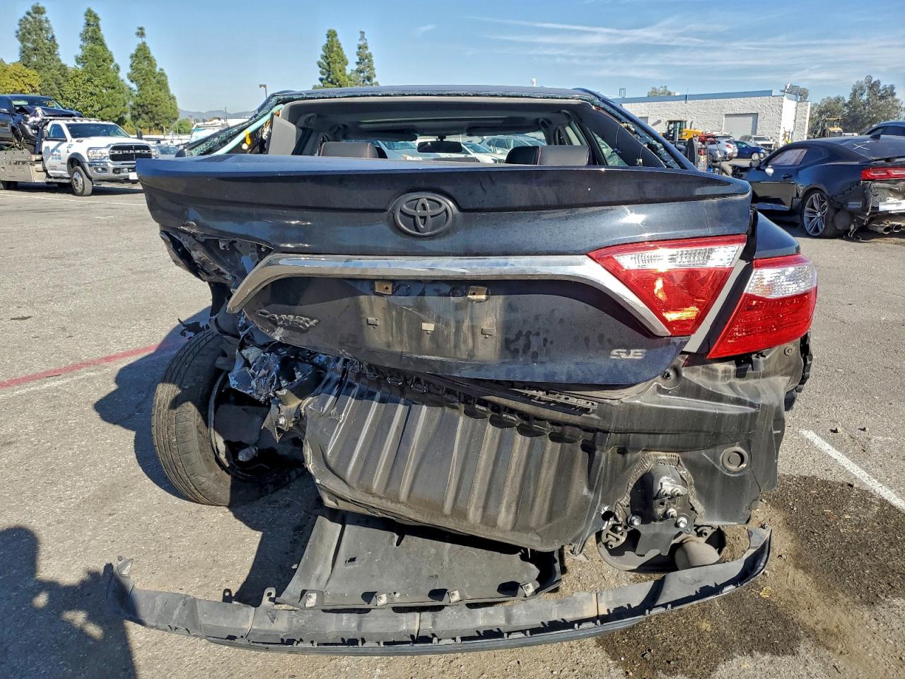 2017 TOYOTA CAMRY LE photo 6