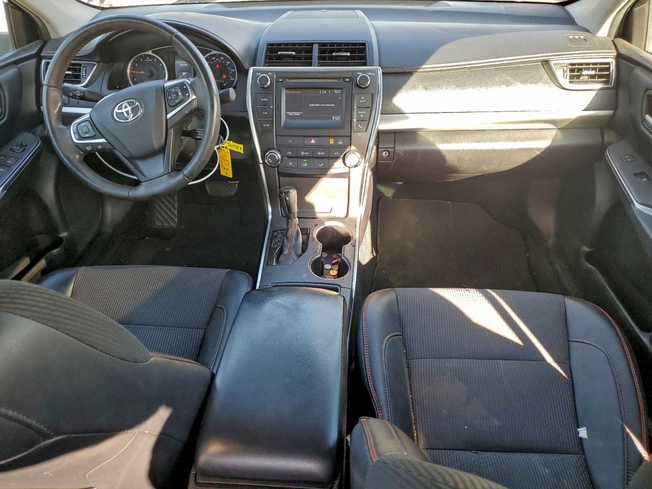 2017 TOYOTA CAMRY LE photo 8