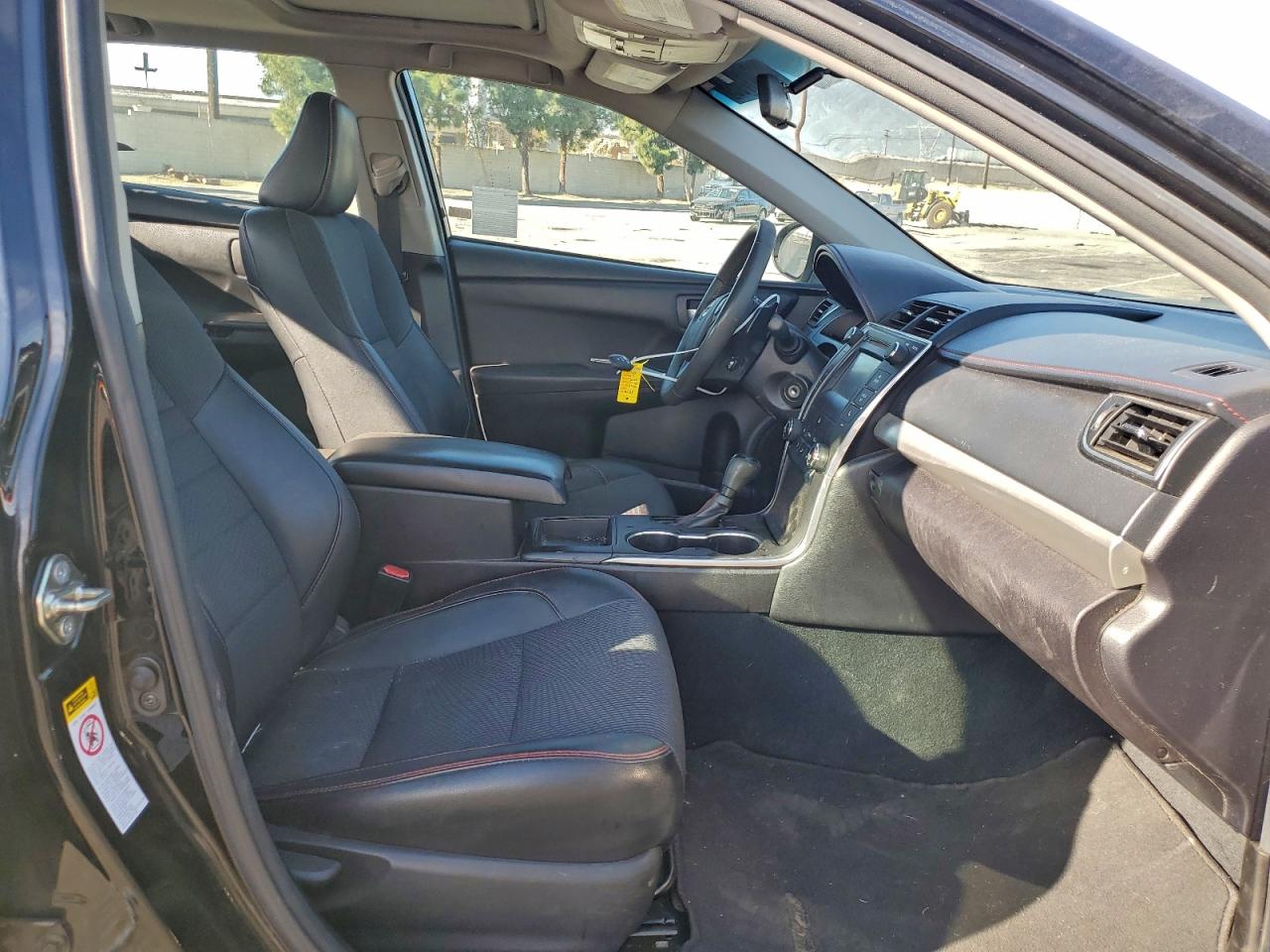 2017 TOYOTA CAMRY LE photo 7