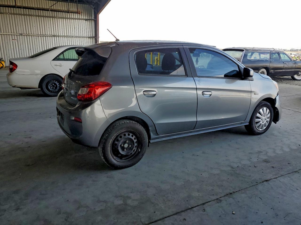 2018 MITSUBISHI MIRAGE ES photo 3