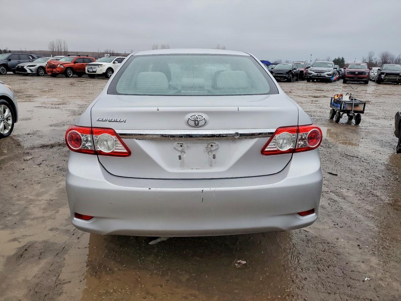 2012 TOYOTA COROLLA BASE photo 11