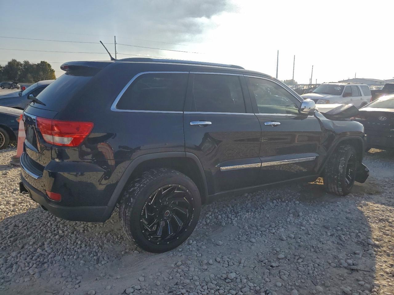 2012 JEEP GRAND CHEROKEE OVERLAND photo 3