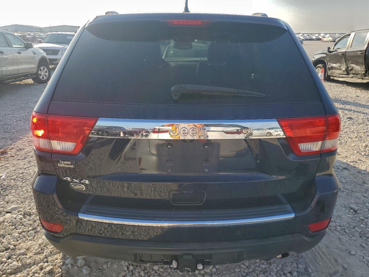 2012 JEEP GRAND CHEROKEE OVERLAND photo 6