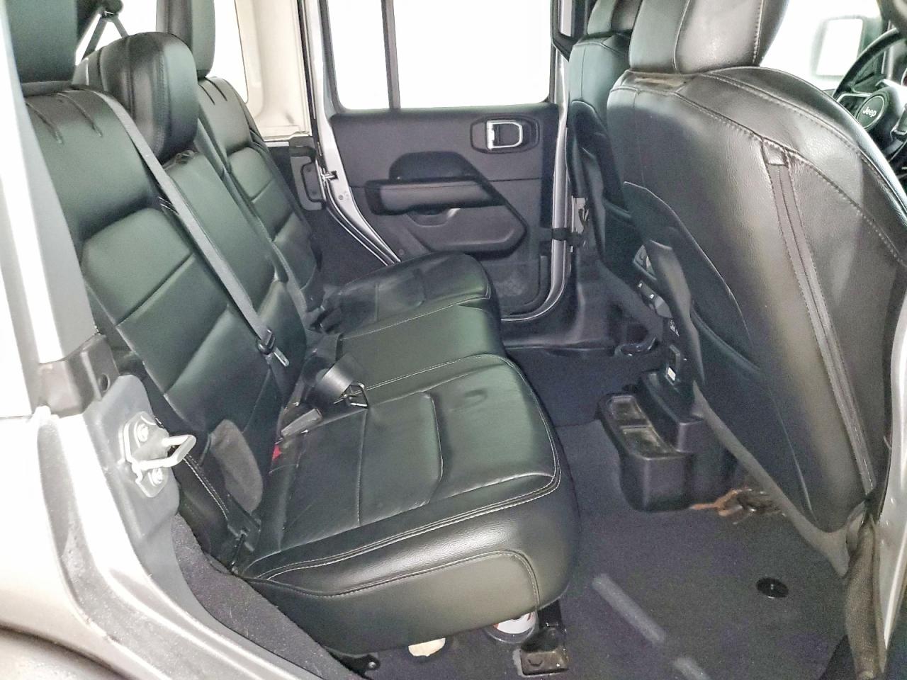 2018 JEEP WRANGLER UNLIMITED SAHARA photo 11