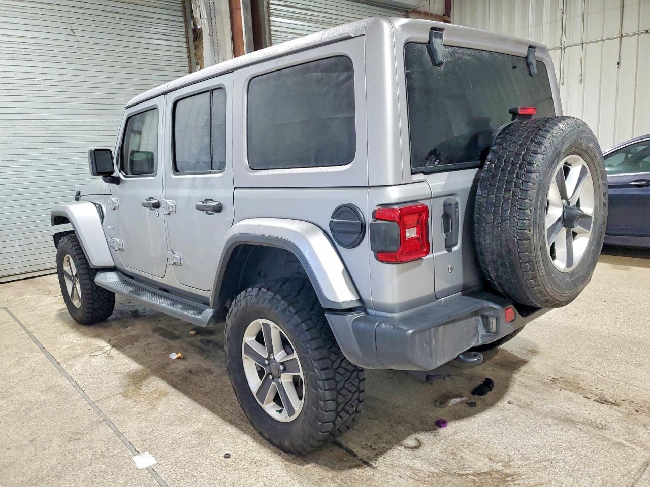 2018 JEEP WRANGLER UNLIMITED SAHARA photo 2
