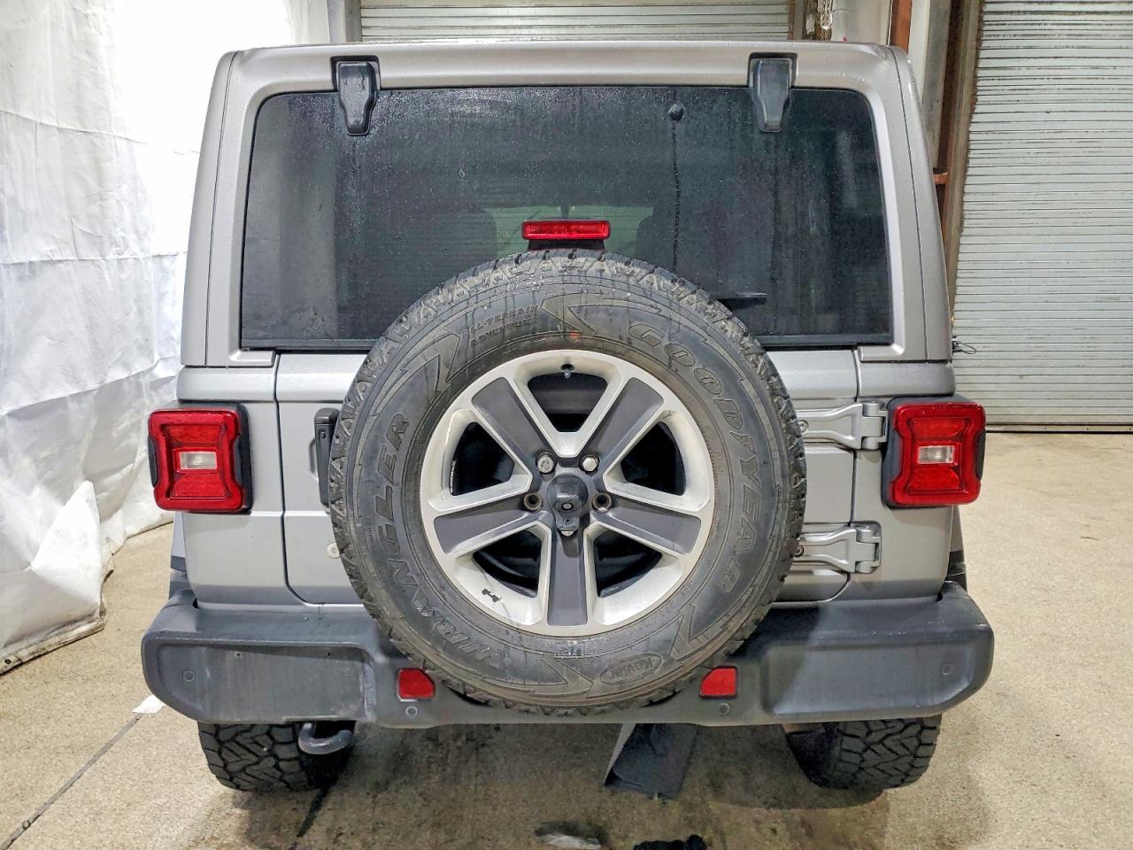 2018 JEEP WRANGLER UNLIMITED SAHARA photo 6