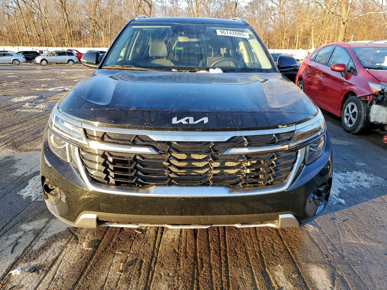 2025 KIA SELTOS S photo 13