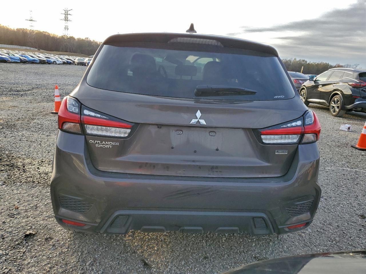 2024 MITSUBISHI OUTLANDER SPORT S/SE photo 6