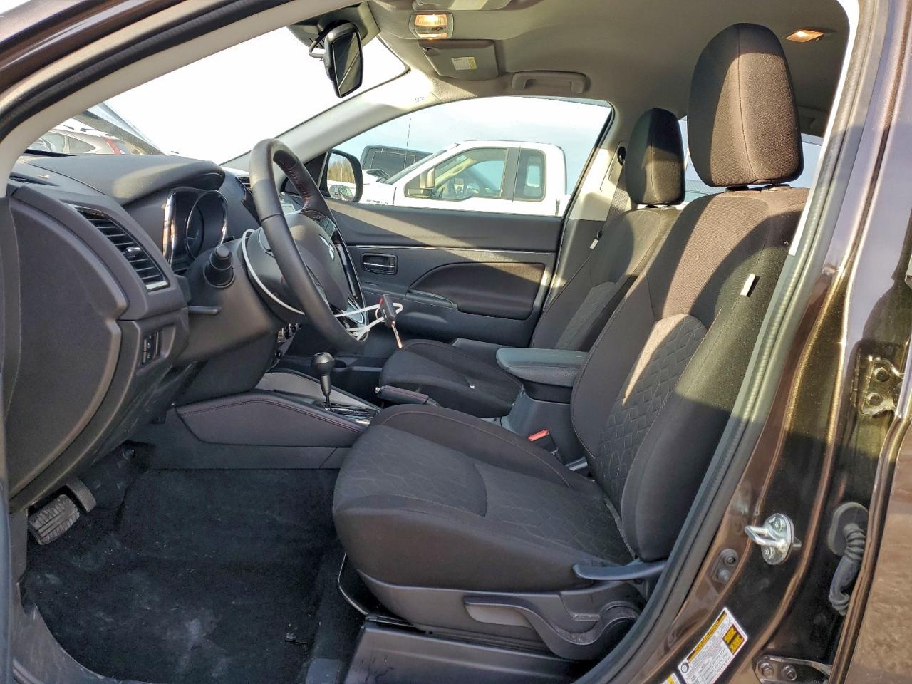 2024 MITSUBISHI OUTLANDER SPORT S/SE photo 7