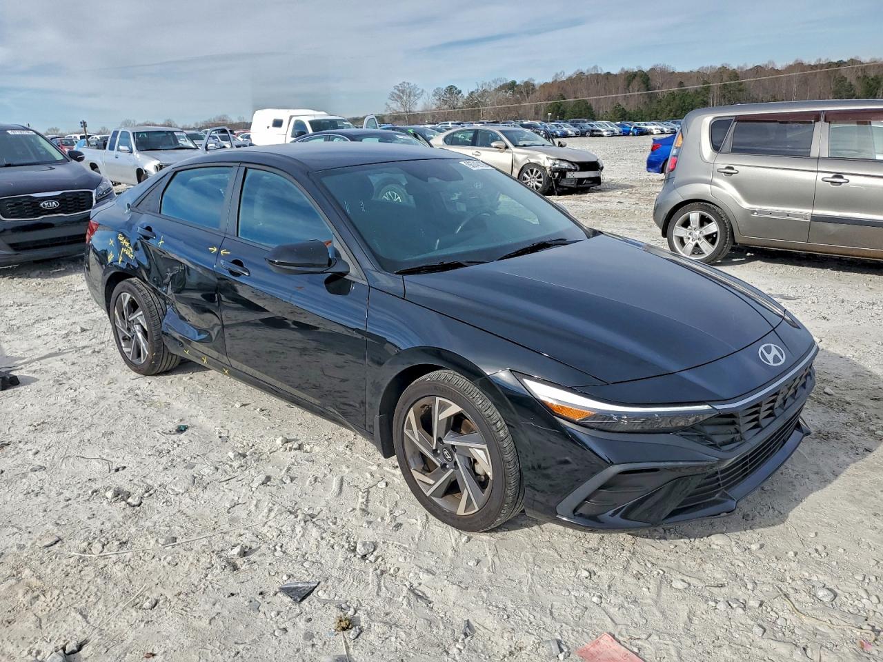 2025 HYUNDAI ELANTRA SEL SPORT photo 4
