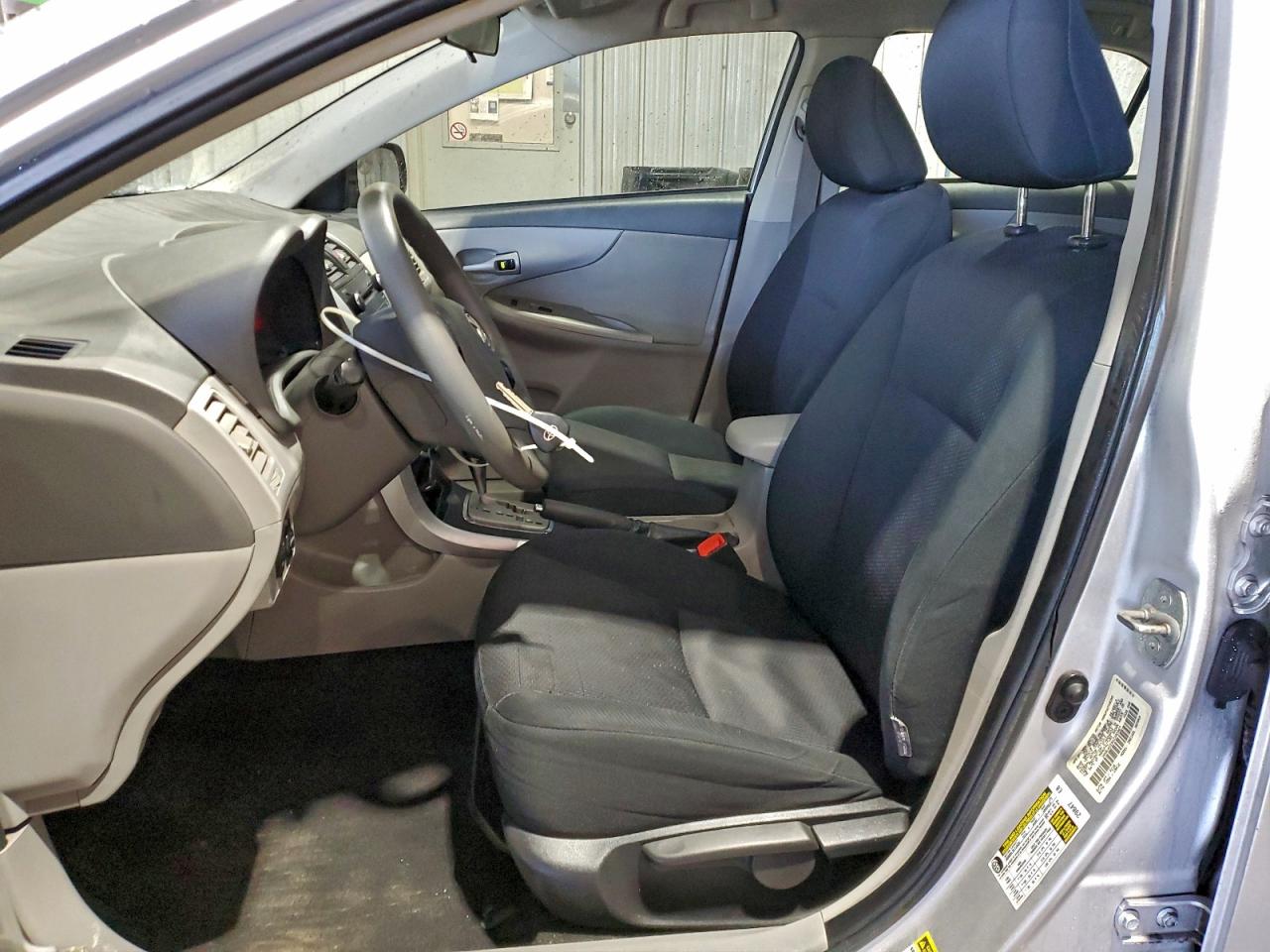 2010 TOYOTA COROLLA BASE photo 7