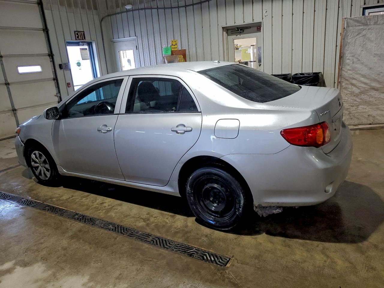 2010 TOYOTA COROLLA BASE photo 2