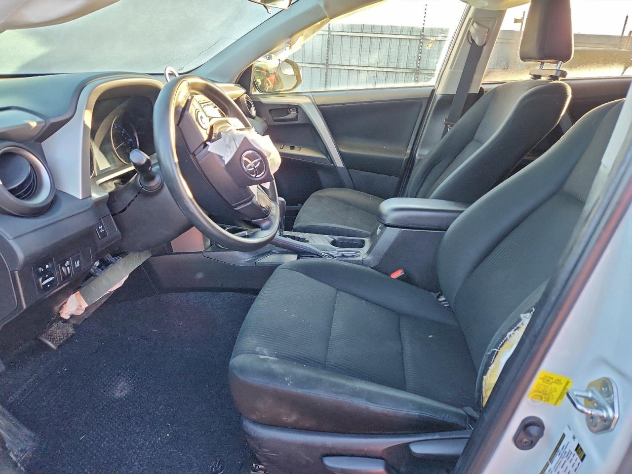 2018 TOYOTA RAV4 LE photo 7