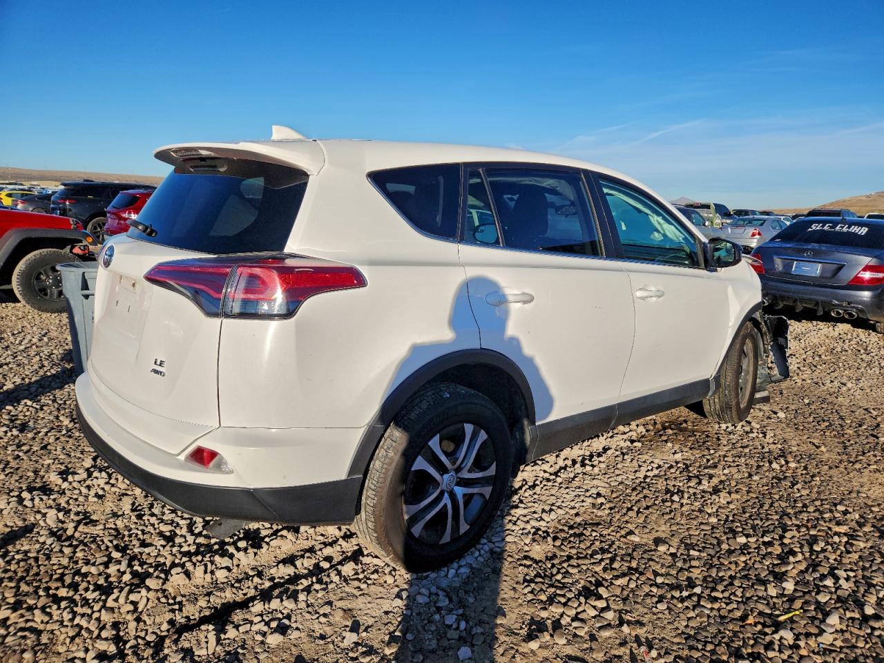 2018 TOYOTA RAV4 LE photo 3