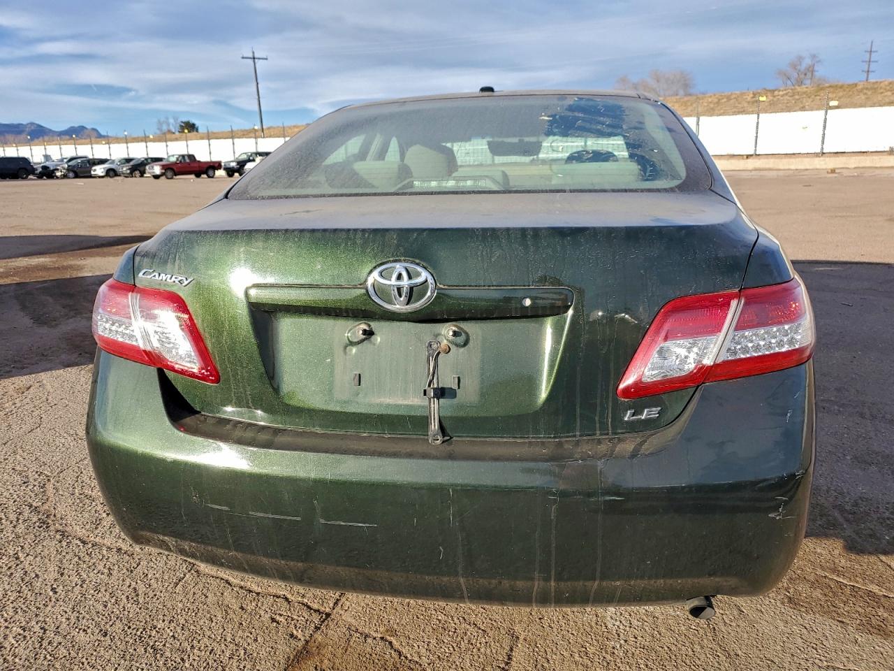 2011 TOYOTA CAMRY BASE photo 6