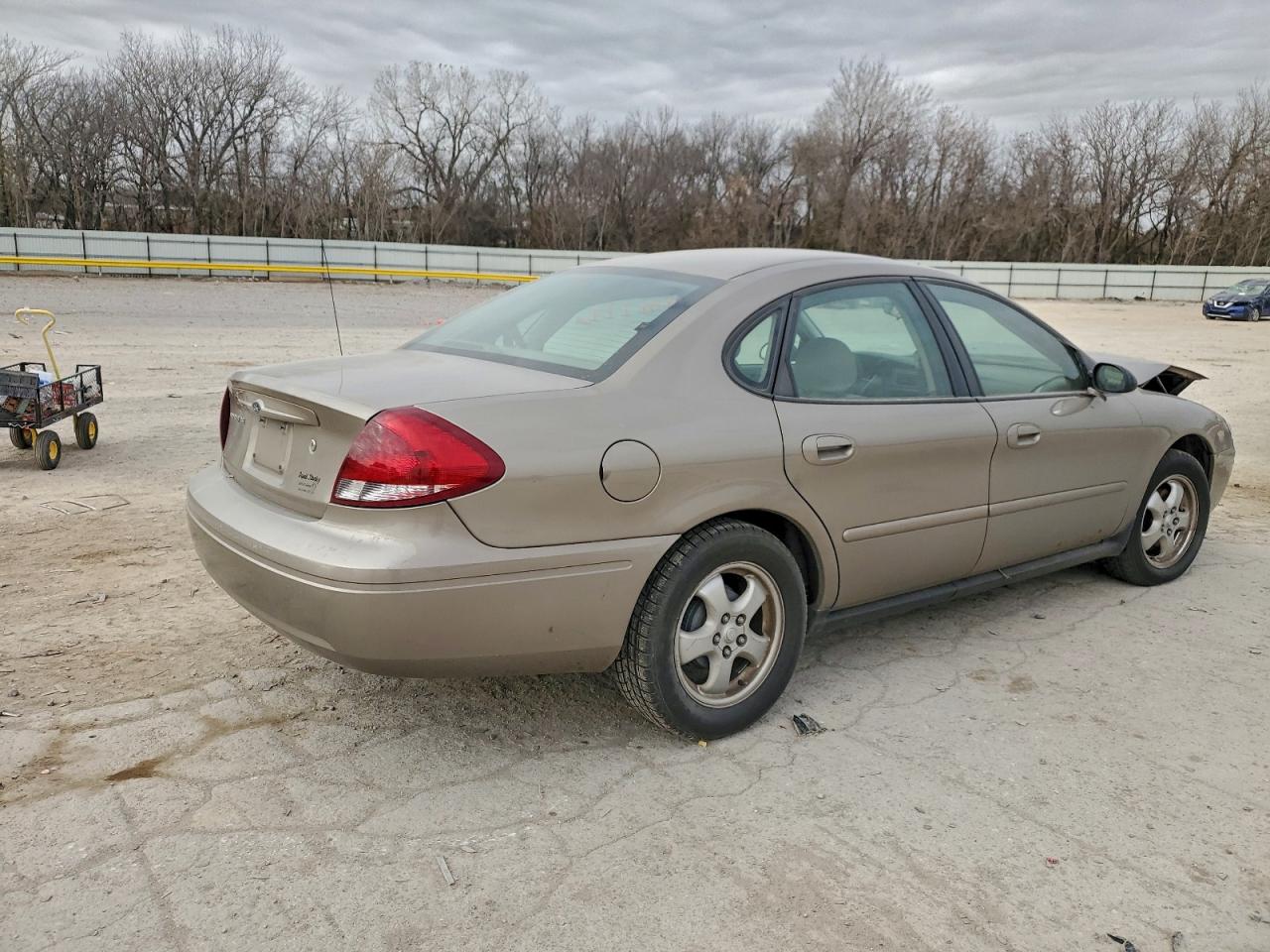 2006 FORD TAURUS SE photo 3